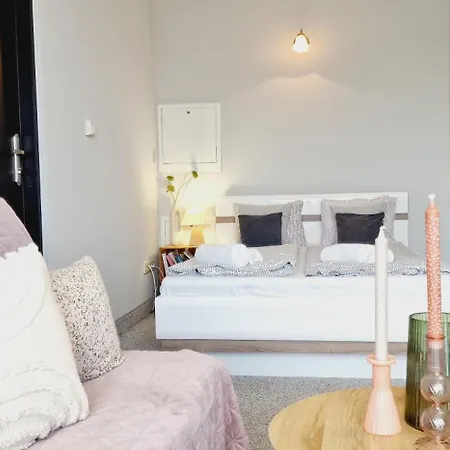 Spij-tu Z Jacuzzi Quarto em Acomodações Particulares Mikołajki